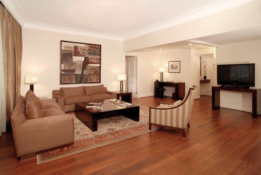 Hotel Nh Collection Plaza 5*