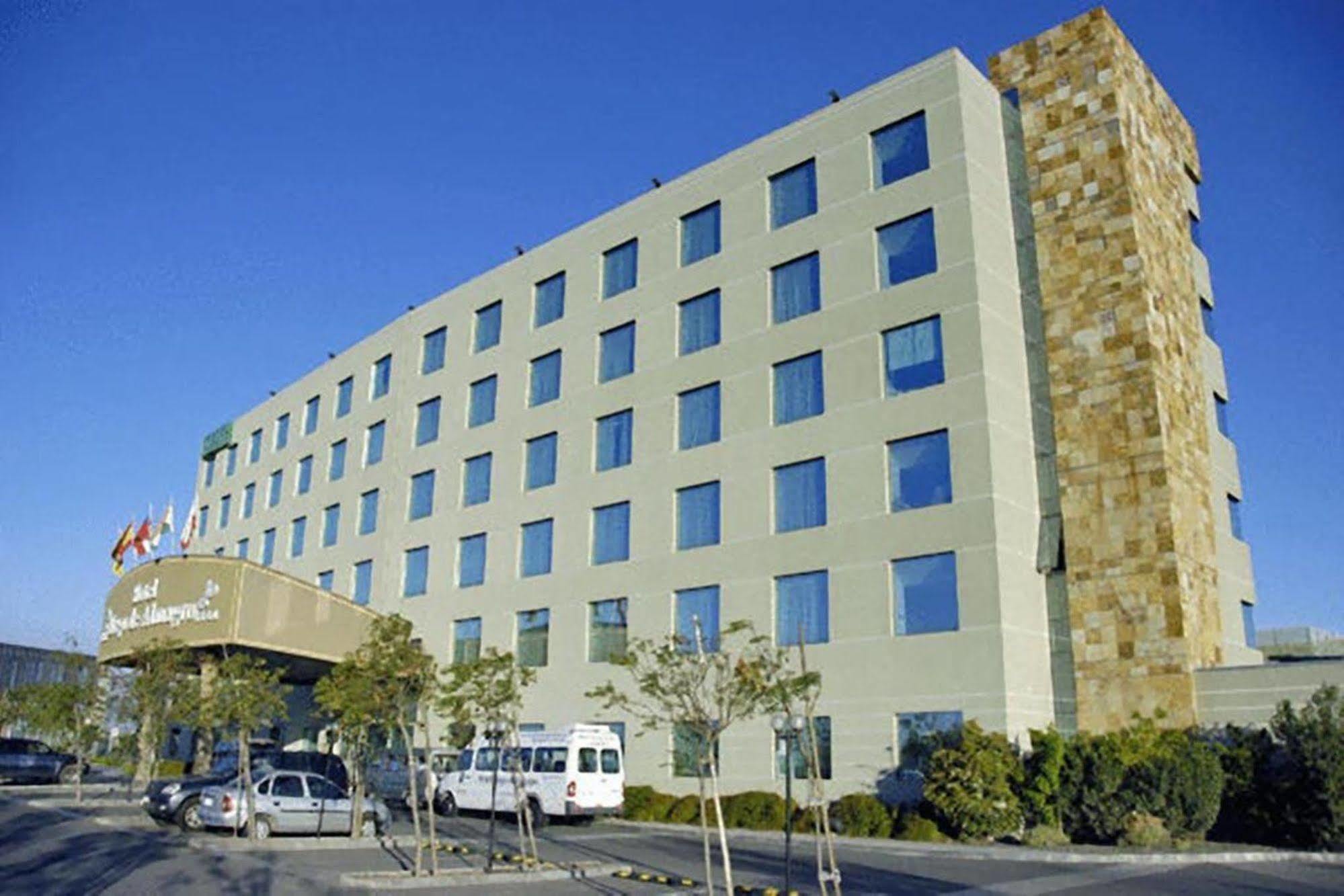 Diego De Almagro Aeropuerto Hotel 4*