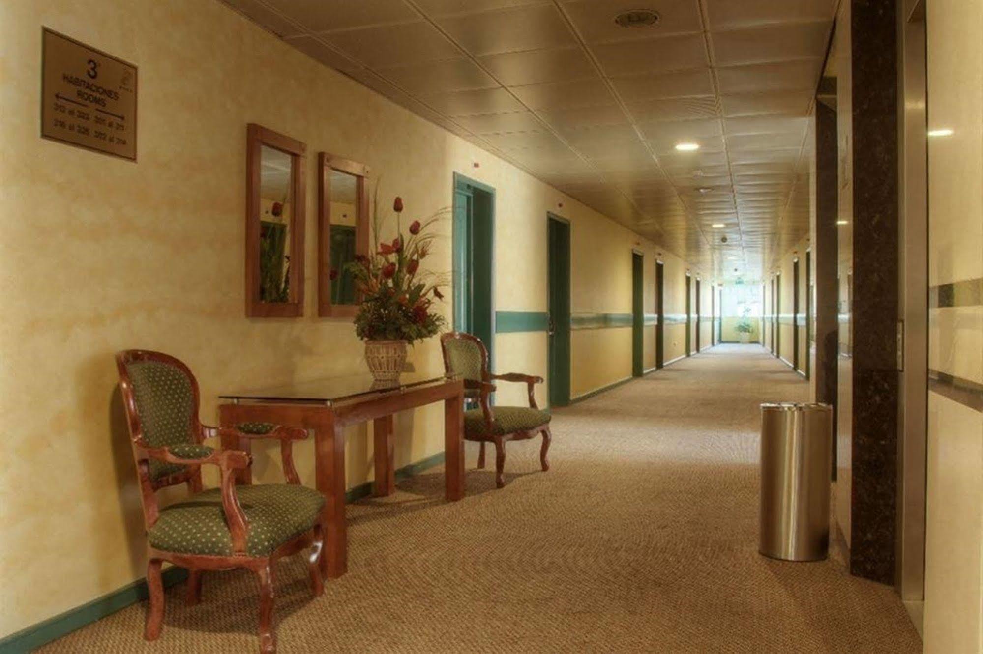 Diego De Almagro Aeropuerto 4* Santiago
