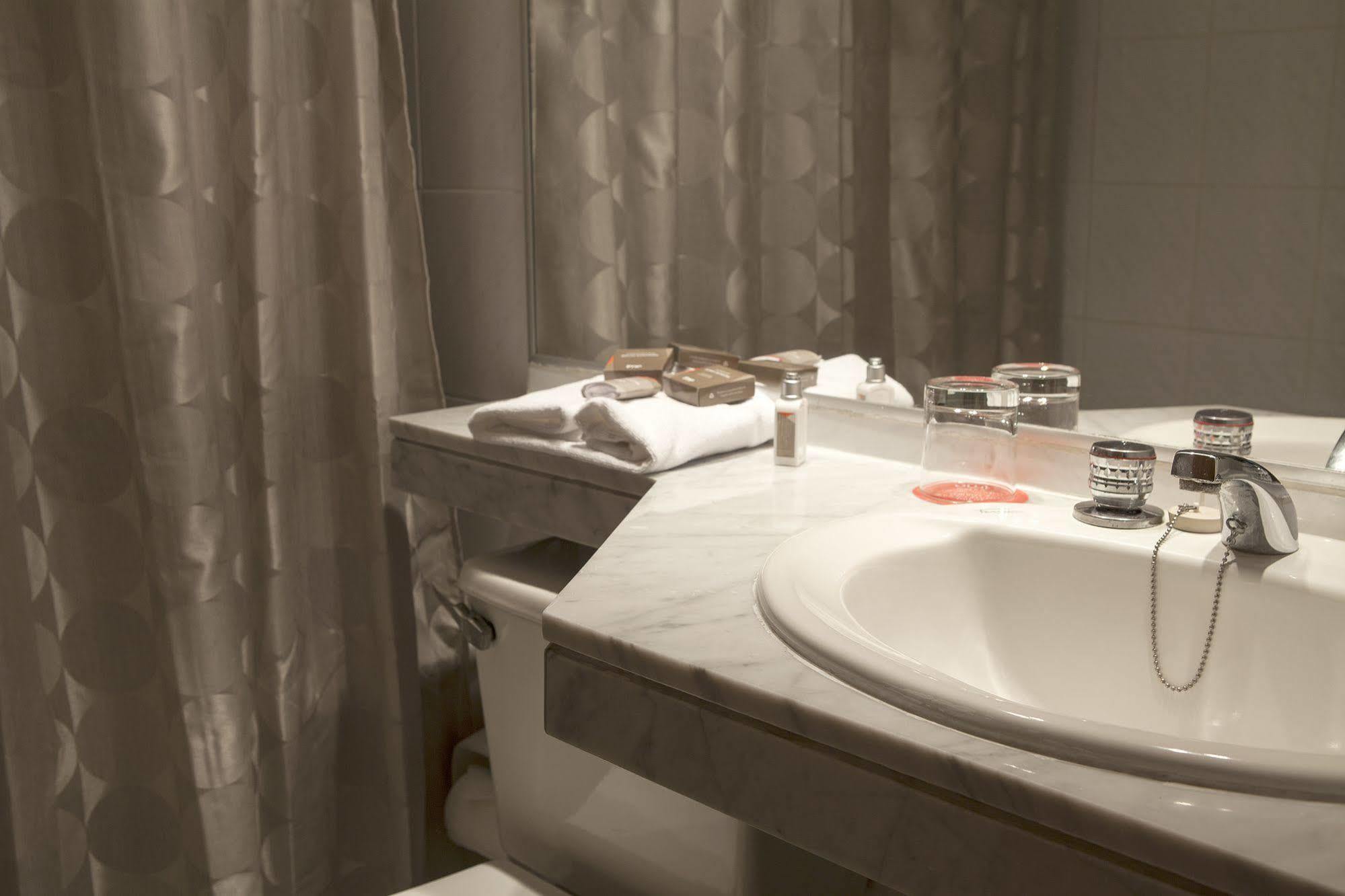 Khách sạn hẻo lánh Essential By Time & 3*