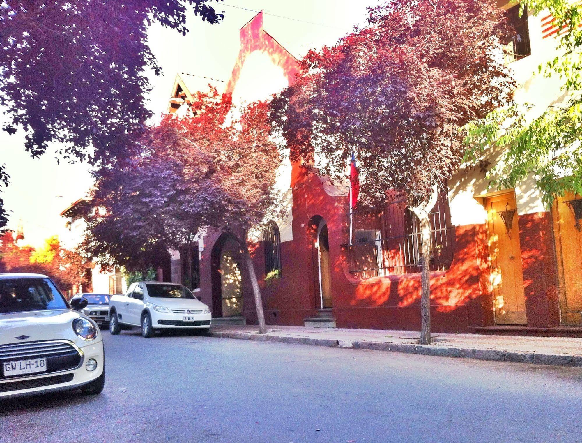 Tralkan Bed & Breakfast 2*
