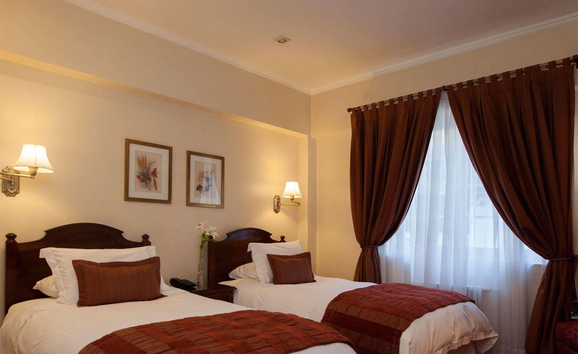Departamentos Orly Aparthotel 3*