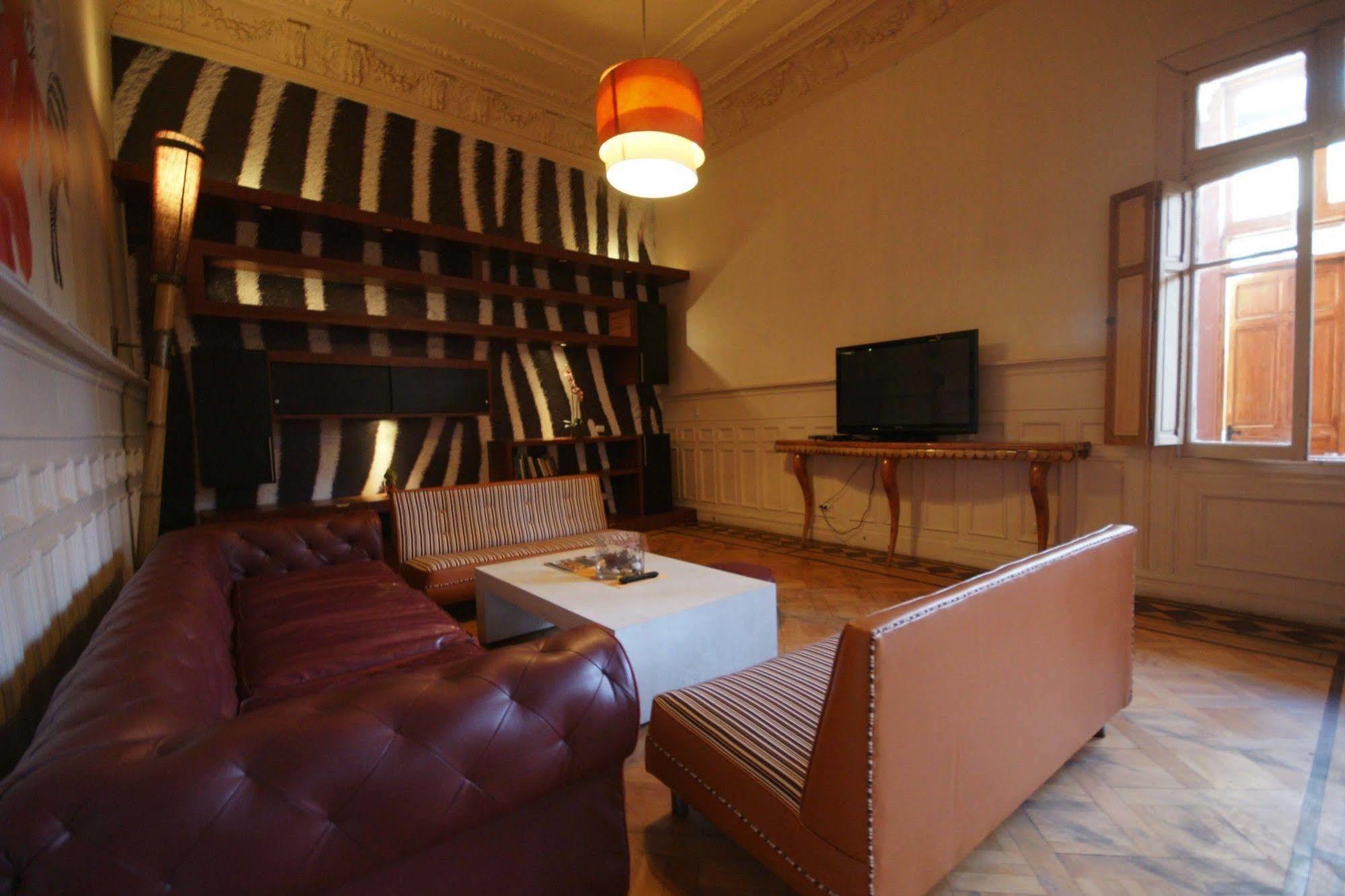 Happy House Albergue *