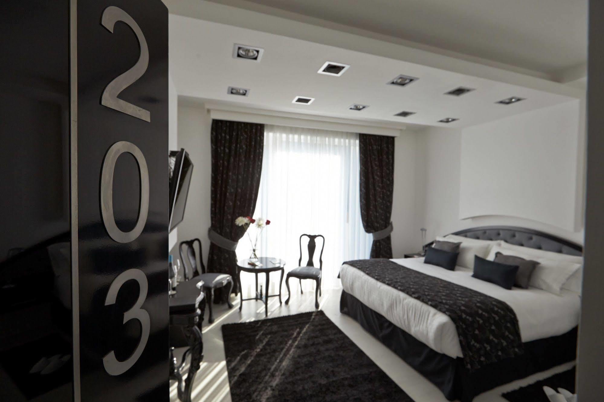 Tinto Boutique
