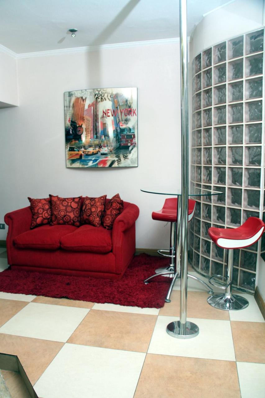 Love hotel Blue Santiago