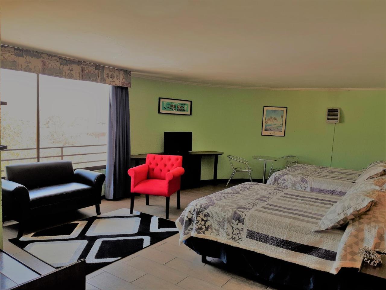 Julissa Hotel *