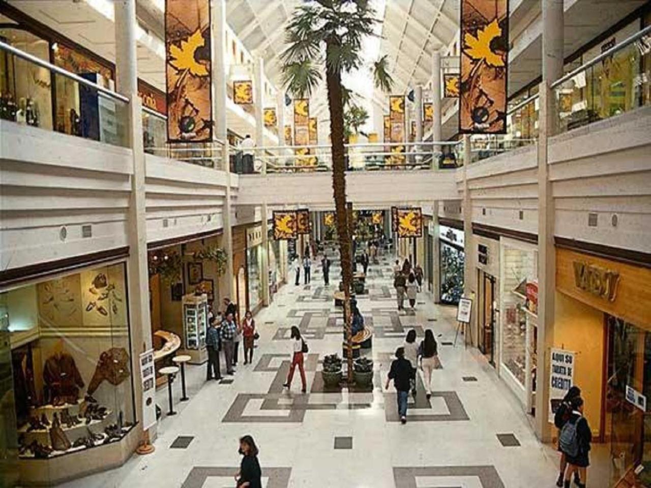 Avenida Kennedy * Santiago