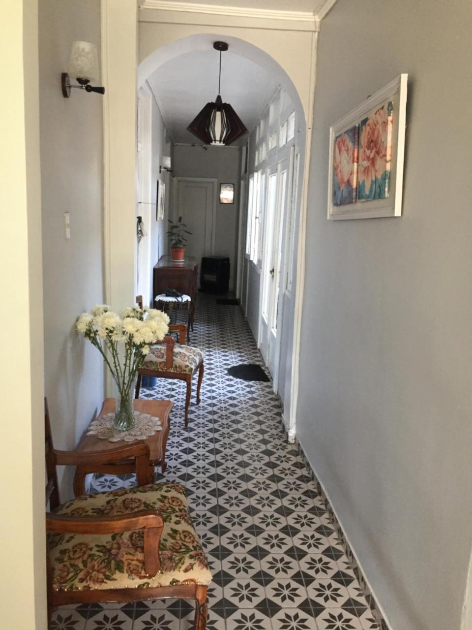Victoria Hostel *