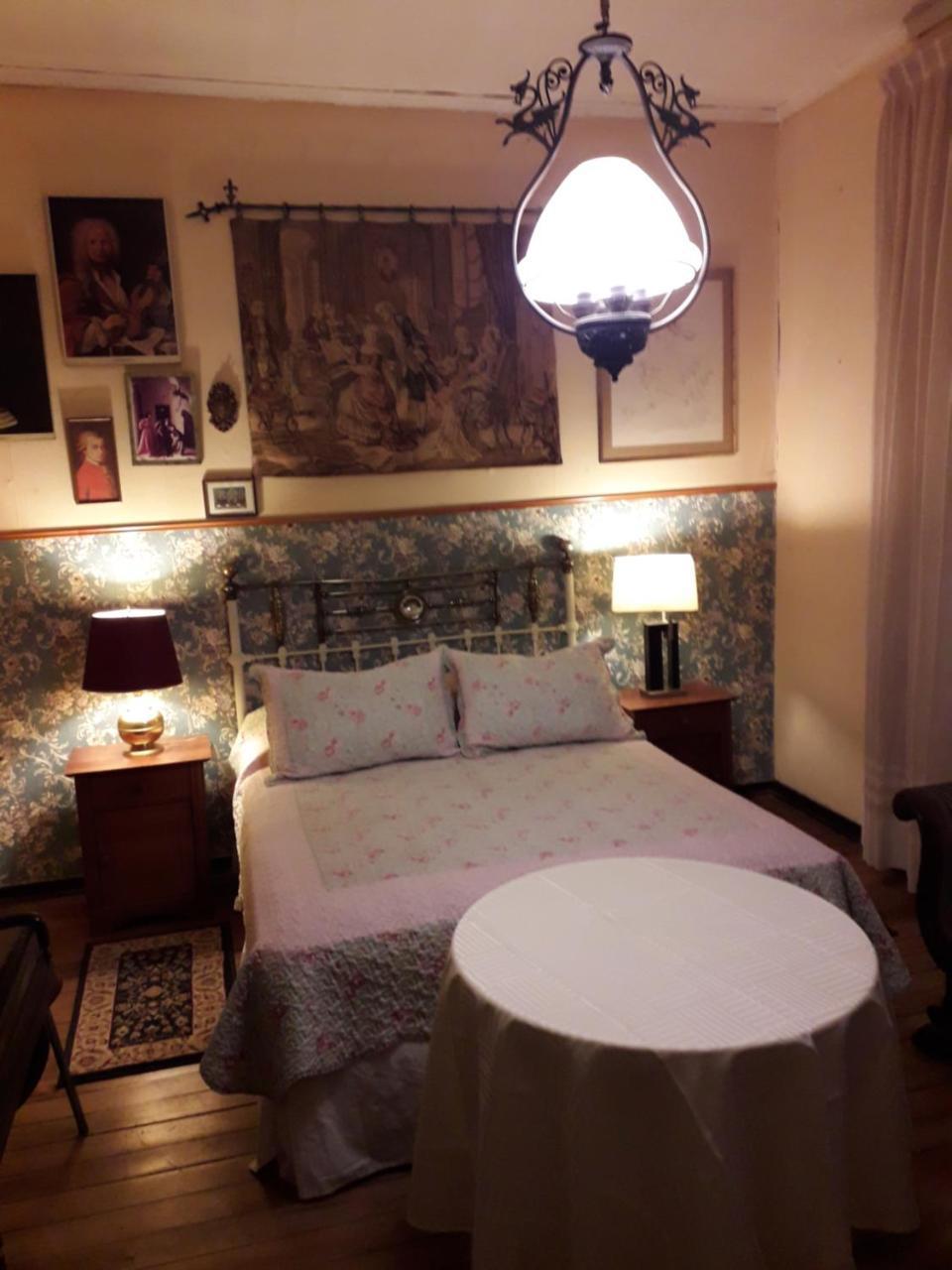 Casa Dos Leones Inn
