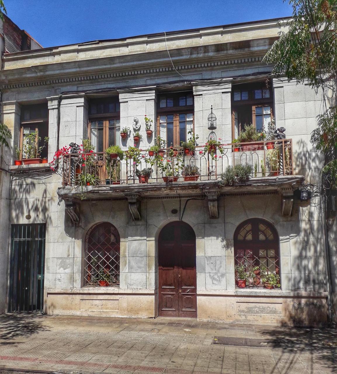 Casa Dos Leones * Santiago