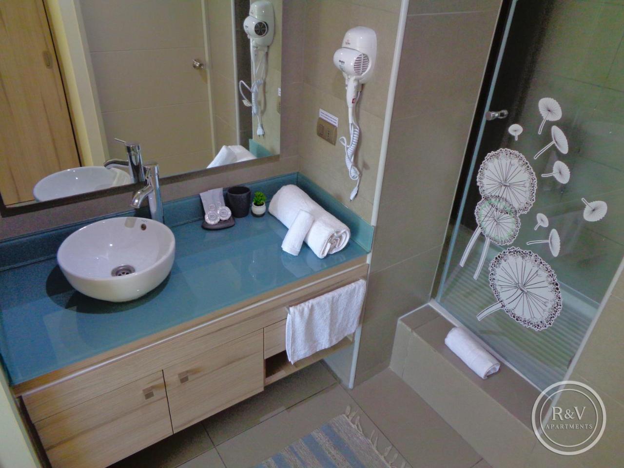 R&v Apartment *