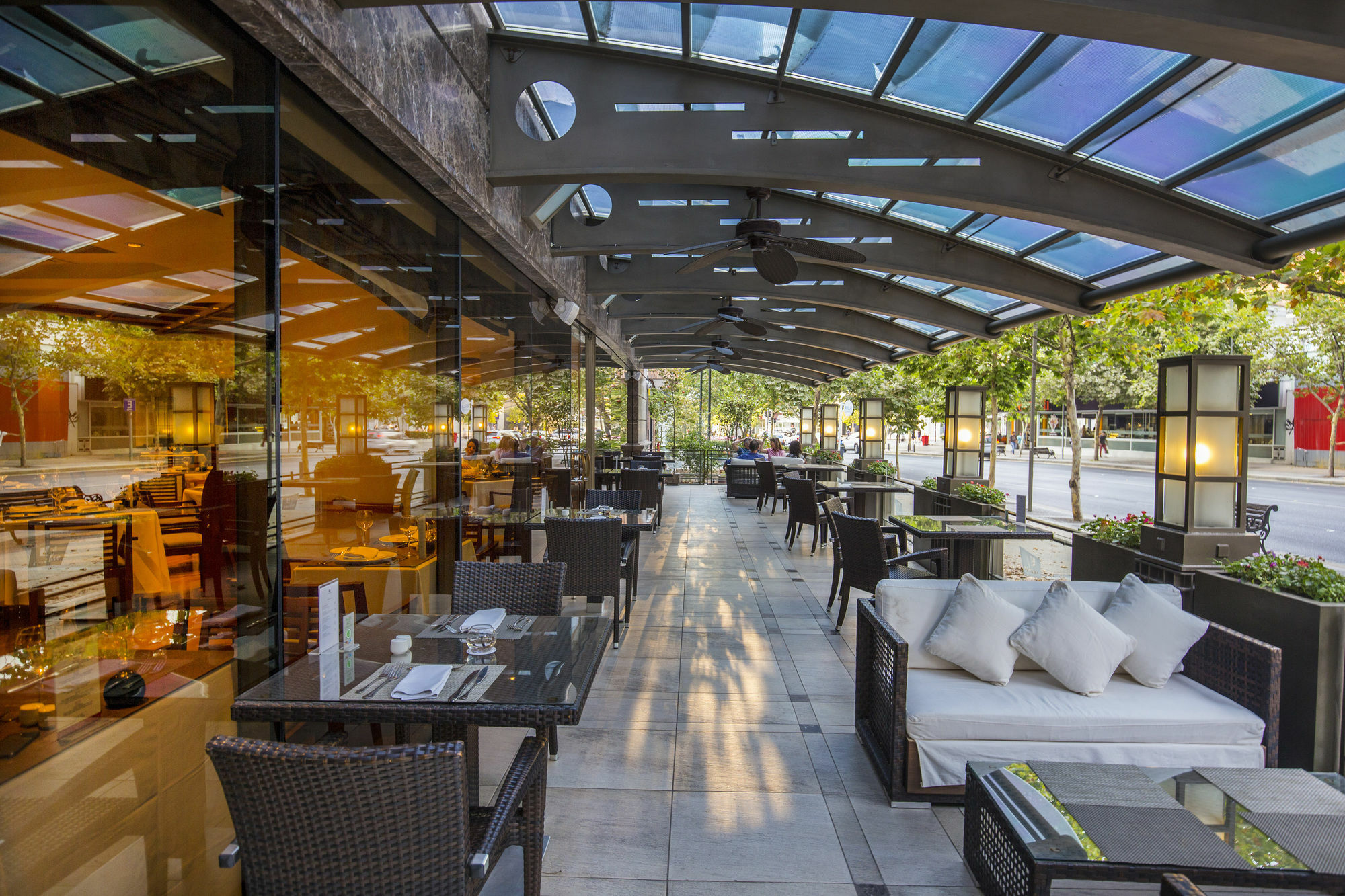 Khách sạn Plaza El Bosque Ebro 5*