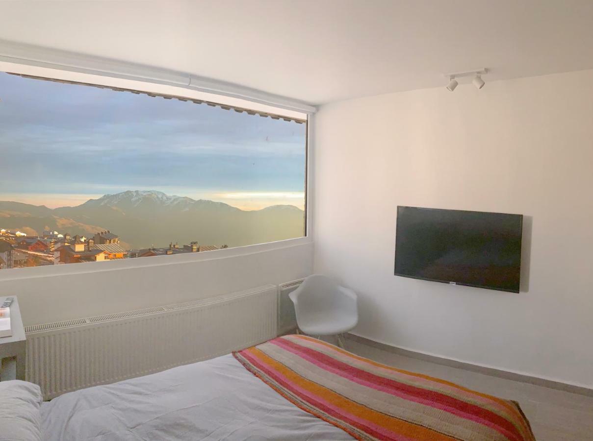 Apartamento El Colorado, New Loft, In & Out, 4 People, Hot Pool, Walking Distance