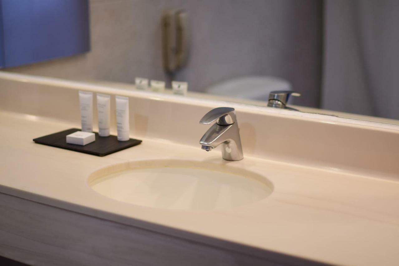 Radisson Ciudad Empresarial Khách sạn