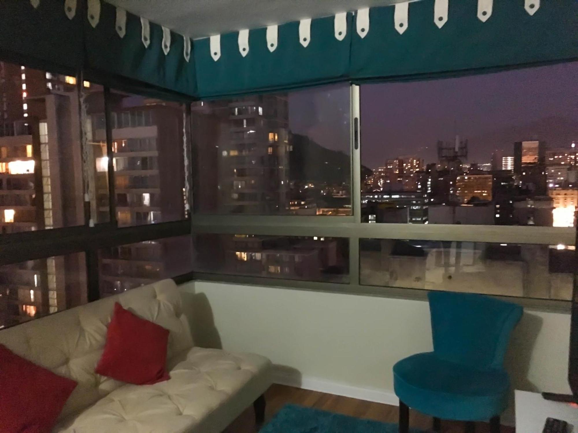Depto Metro Santa Ana Apartment *