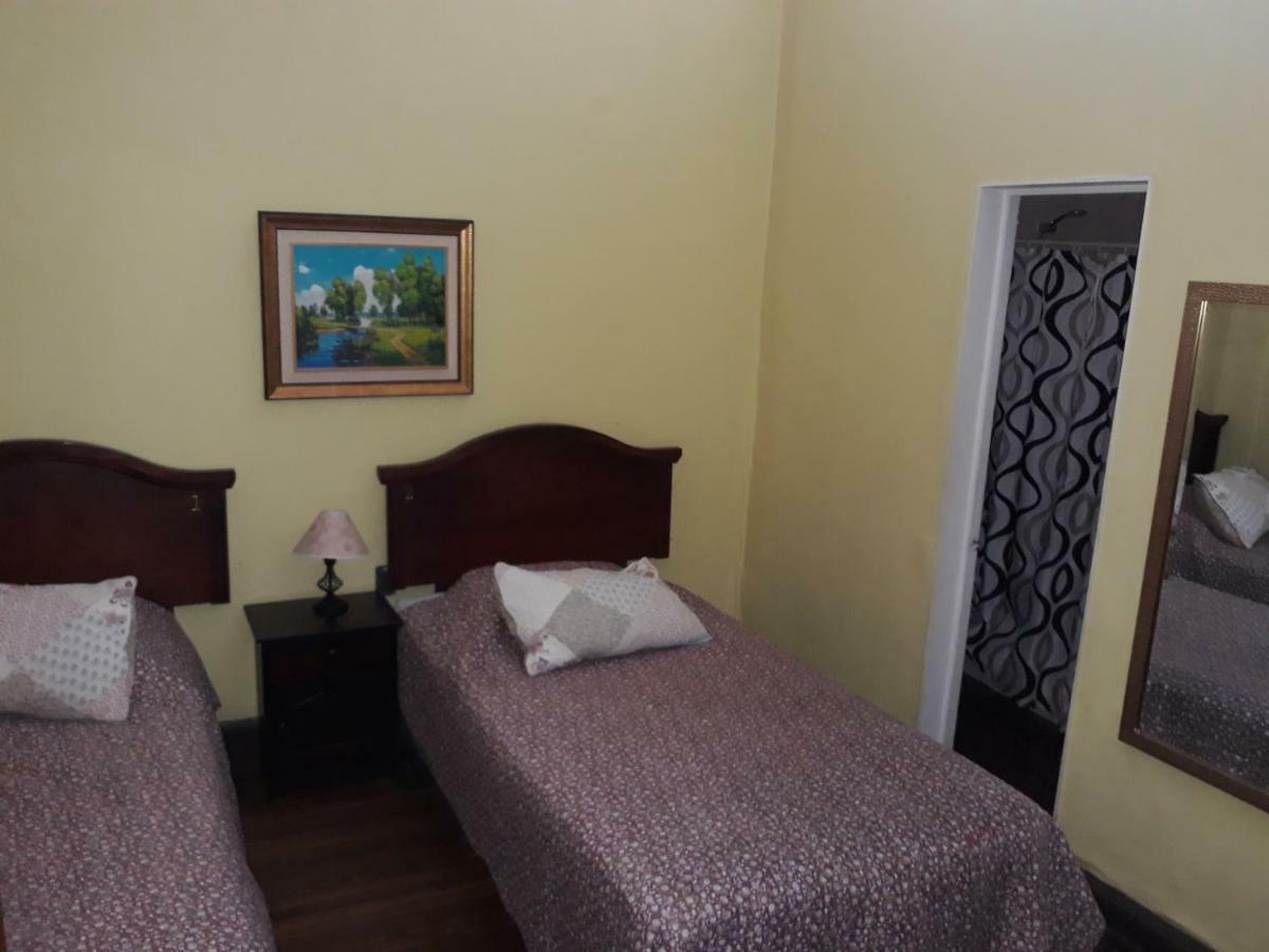 Hostel Residencial Praga *