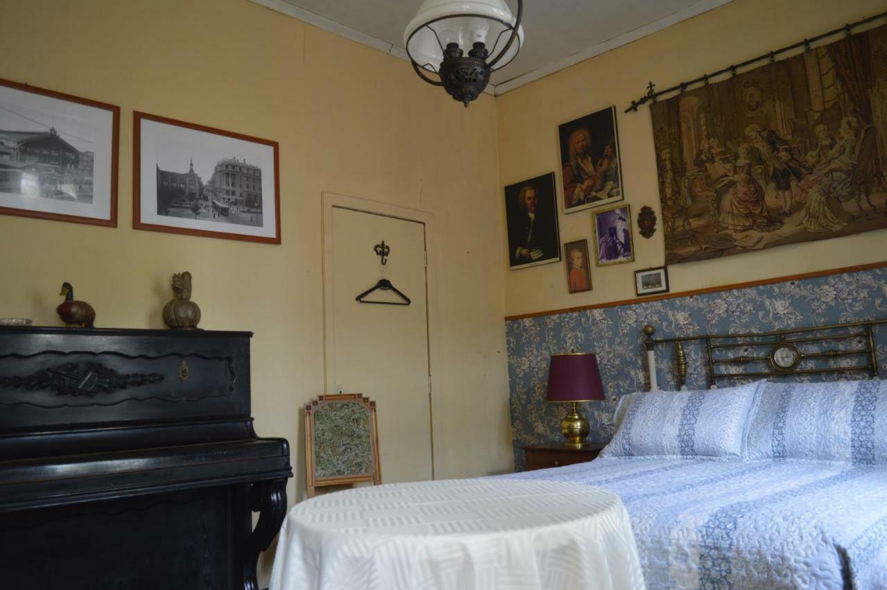 Casa Dos Leones Inn
