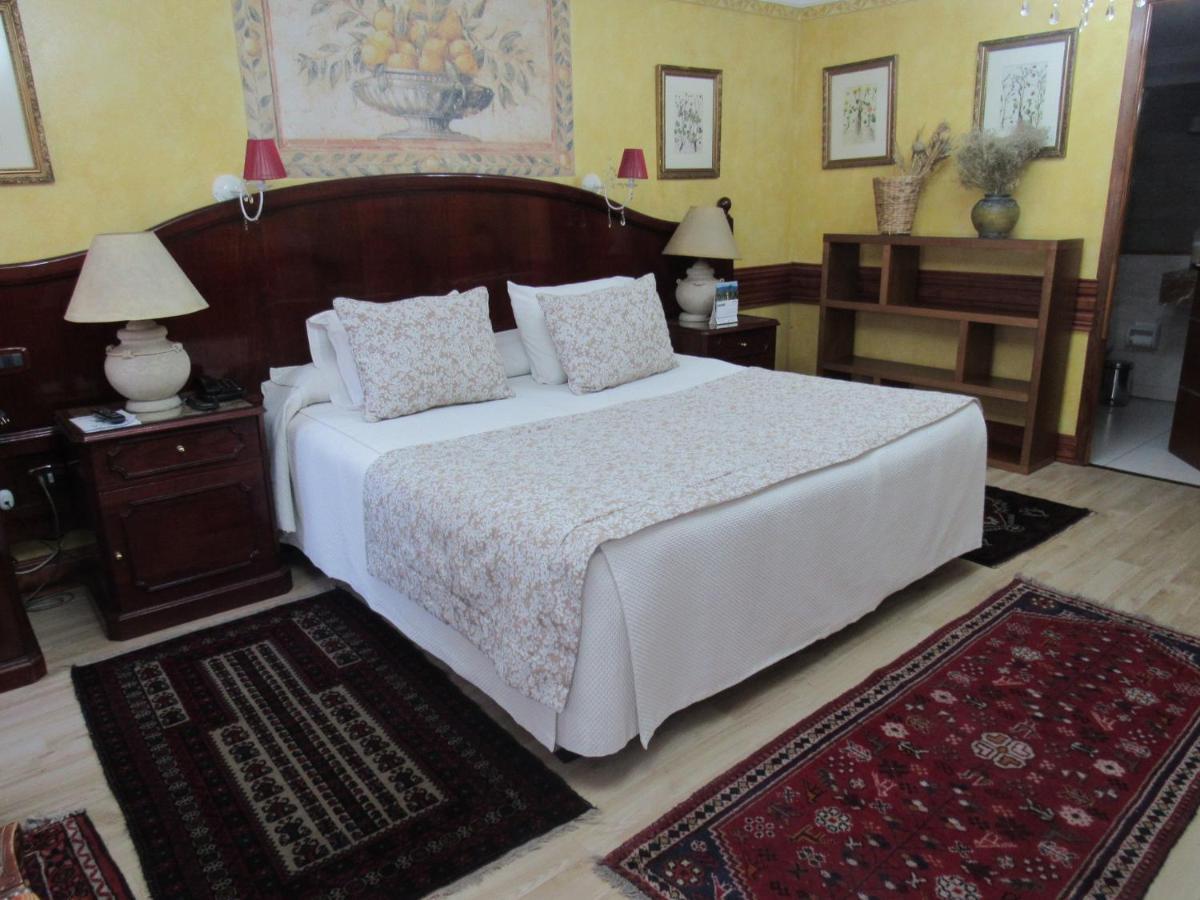 Ciudad De Vitoria 3* Santiago