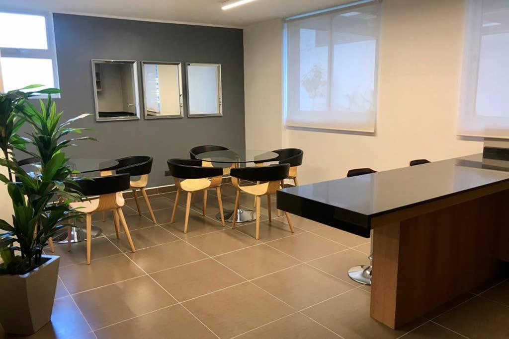 Căn hộ Acogedor Depto. A Un Costado De Clinica Condes *