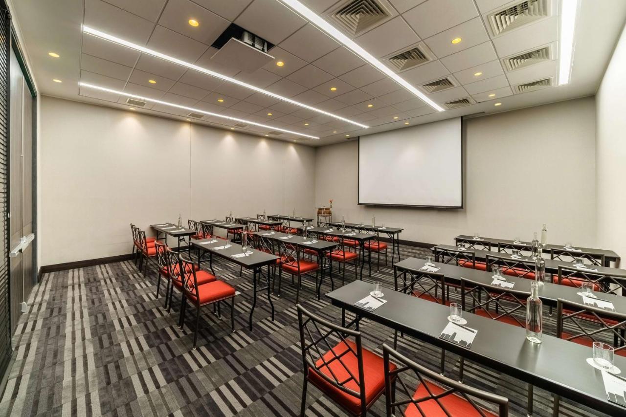 Hyatt Centric Condes 5*