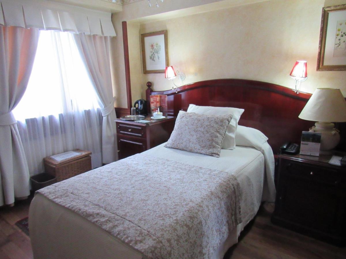 Khách sạn Ciudad De Vitoria Santiago