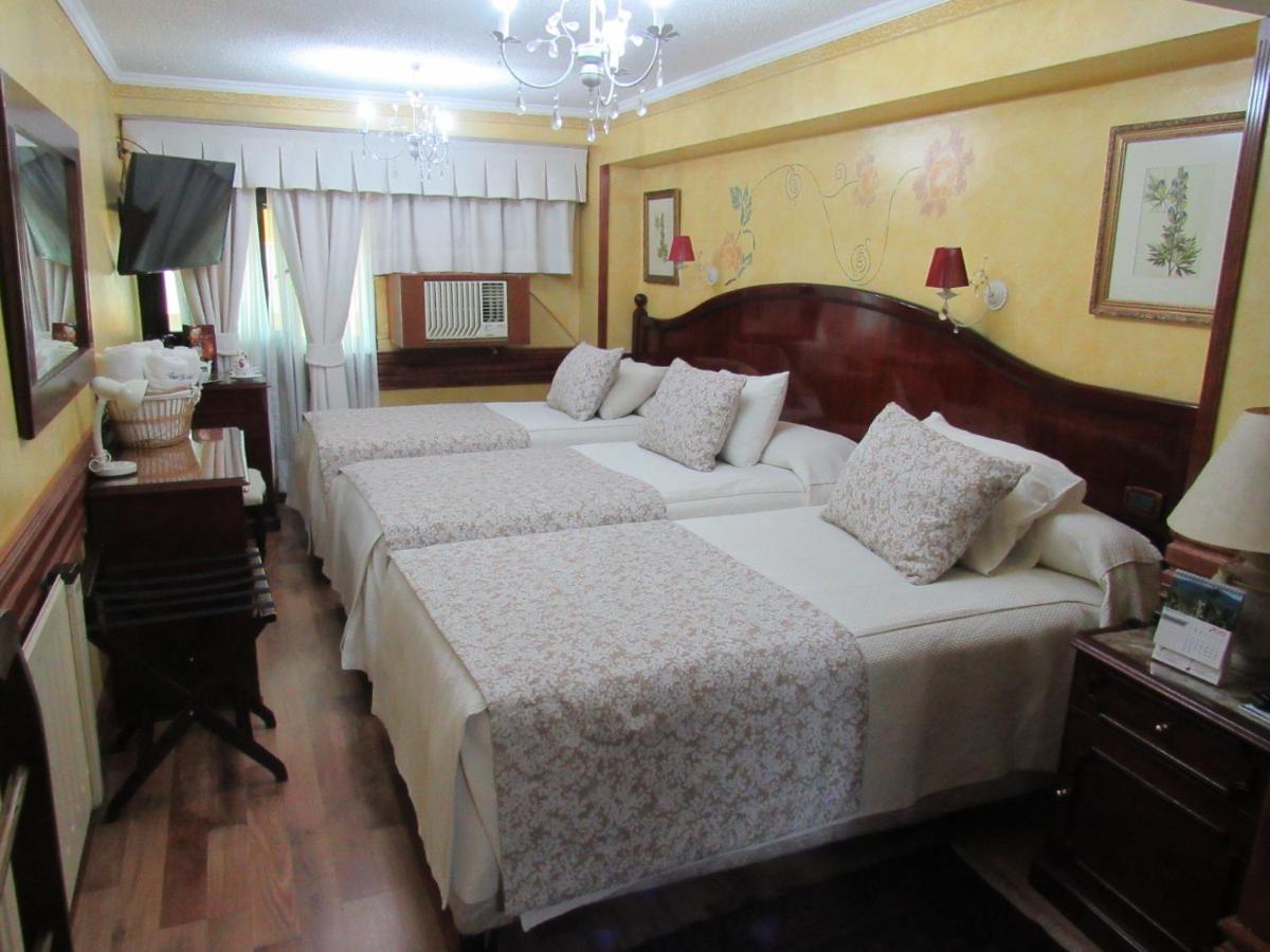 Ciudad De Vitoria Khách sạn Santiago