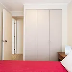 Urban Red 2Br W/ Wifi, Tv, Pool & Gym