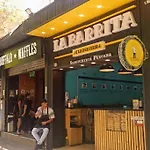 En El Corazon Del Barrio Providencia, Tranquilo Y Confortable Departamento