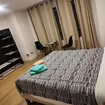 Hostal Familiar Turistico La Moneda