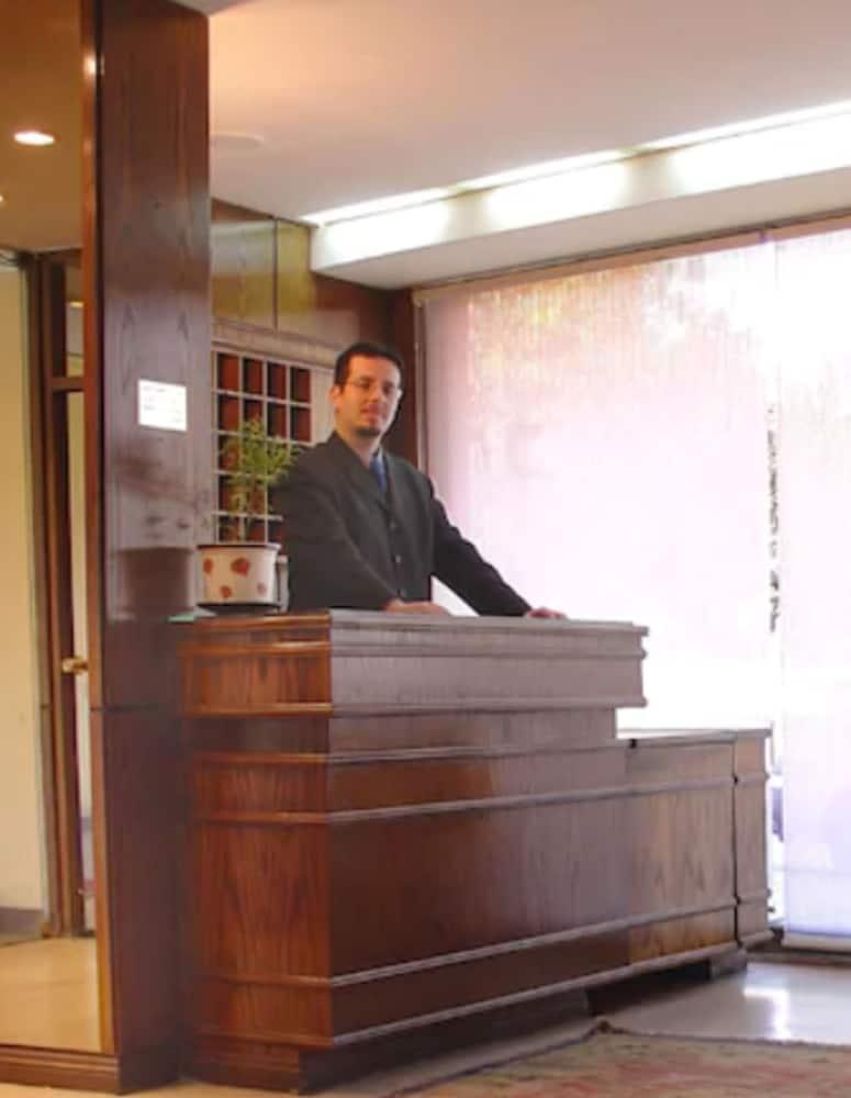 Rent A Lyon Aparthotel