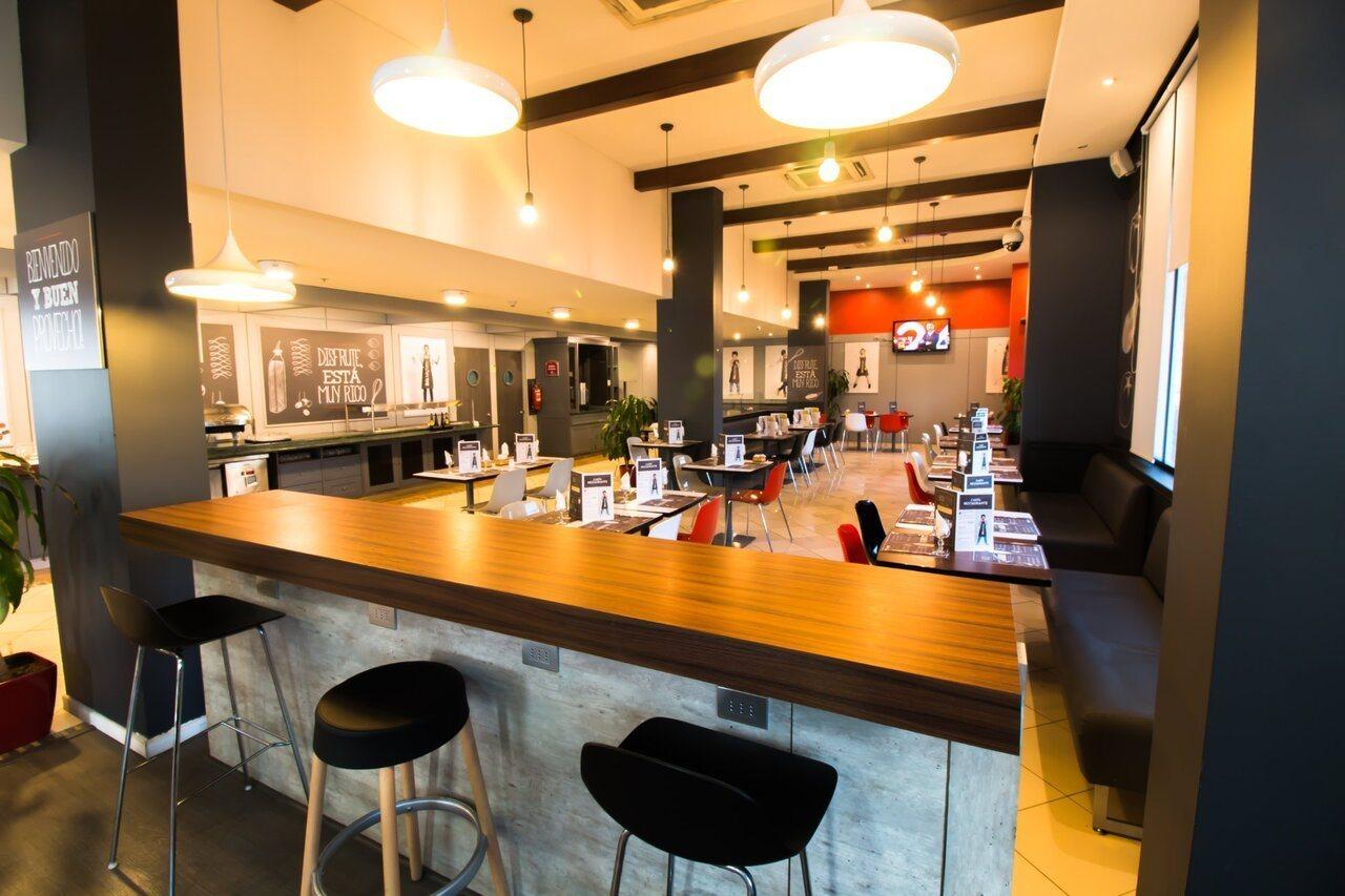 Ibis Estacion Khách sạn