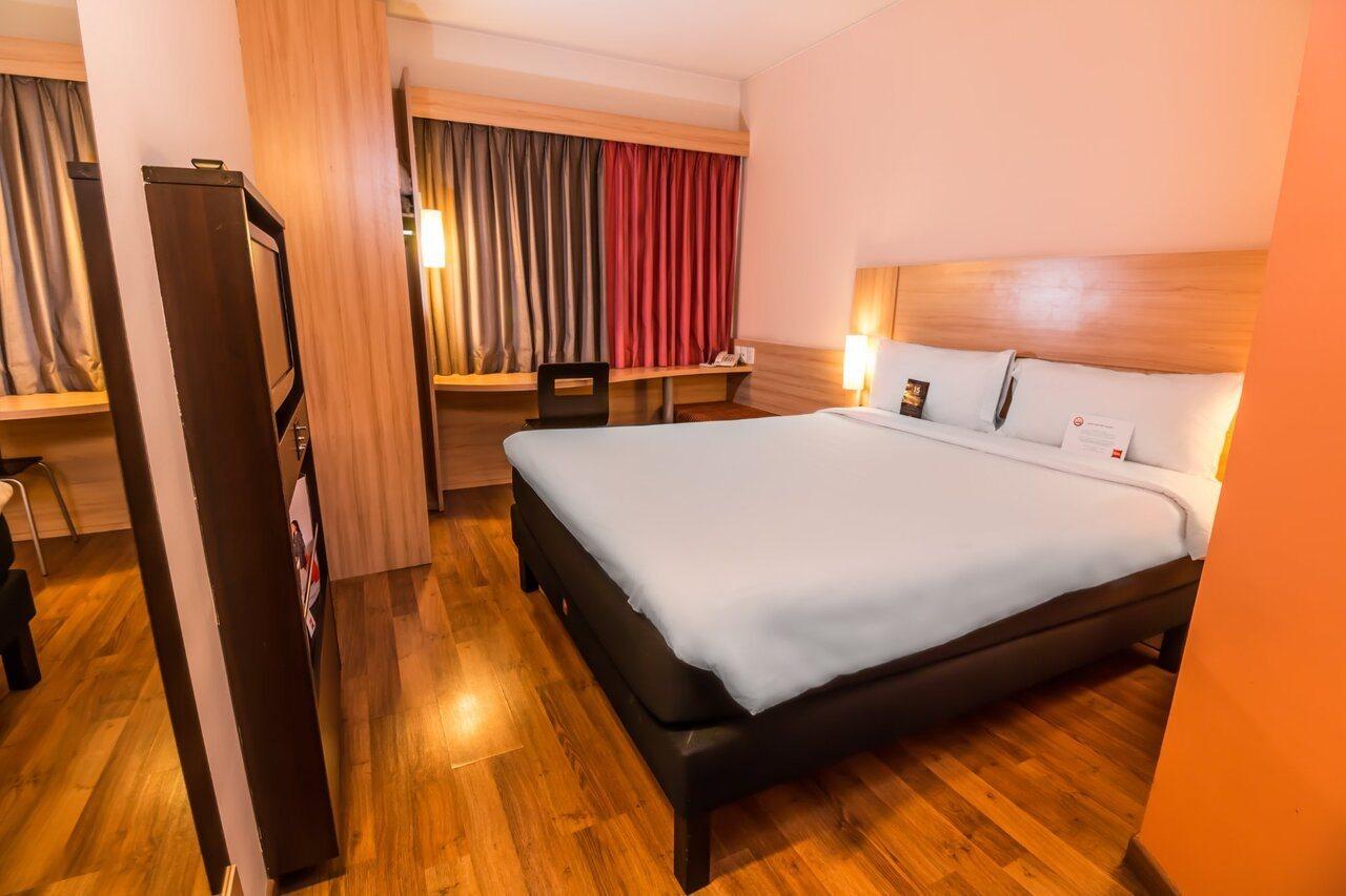 Khách sạn Ibis Estacion 3*