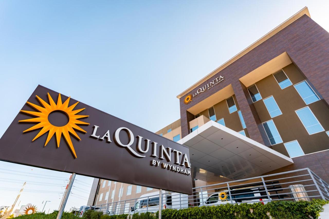 Hotel La Quinta By Wyndham Aeropuerto 4*