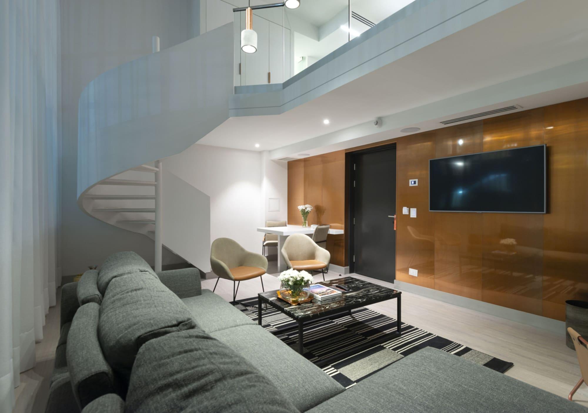 Hotel 45 By Director