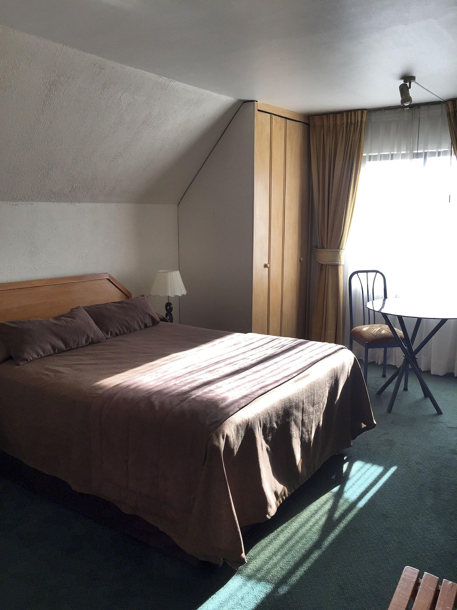 Hotel Maria Angola Santiago