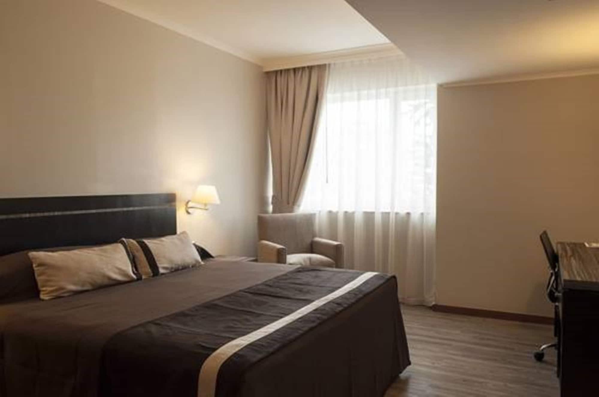 Hotel Hotel Diego De Almagro Providencia 4*