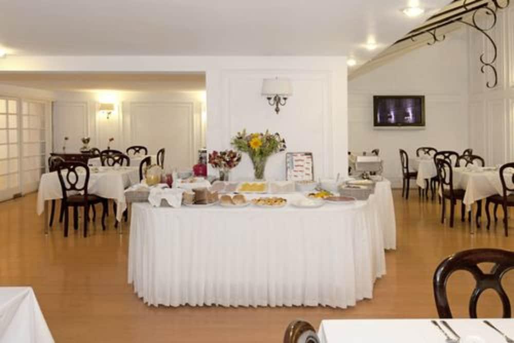 Hotel Mr Express Santiago