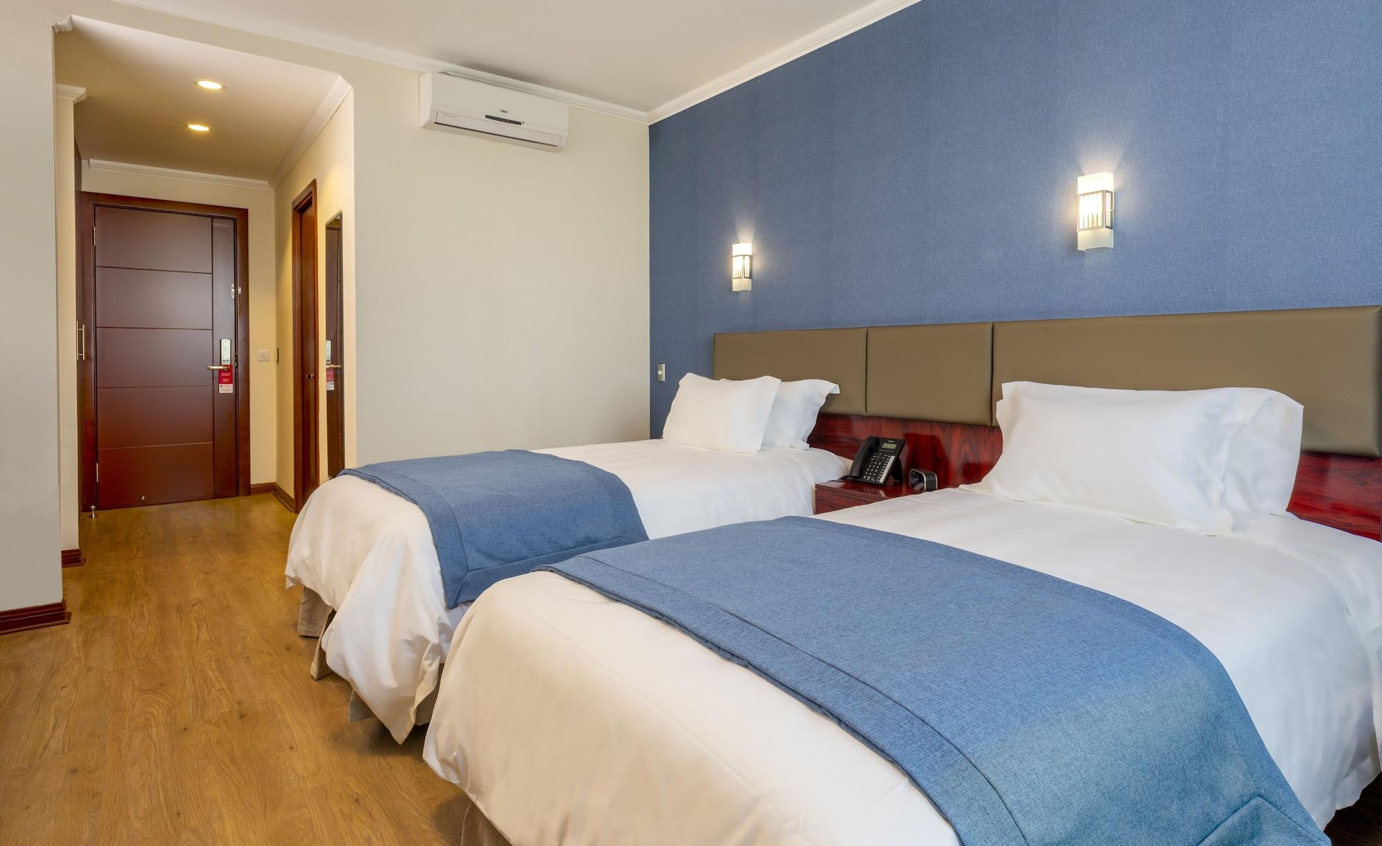 Hotel Nobile Estacion Santiago