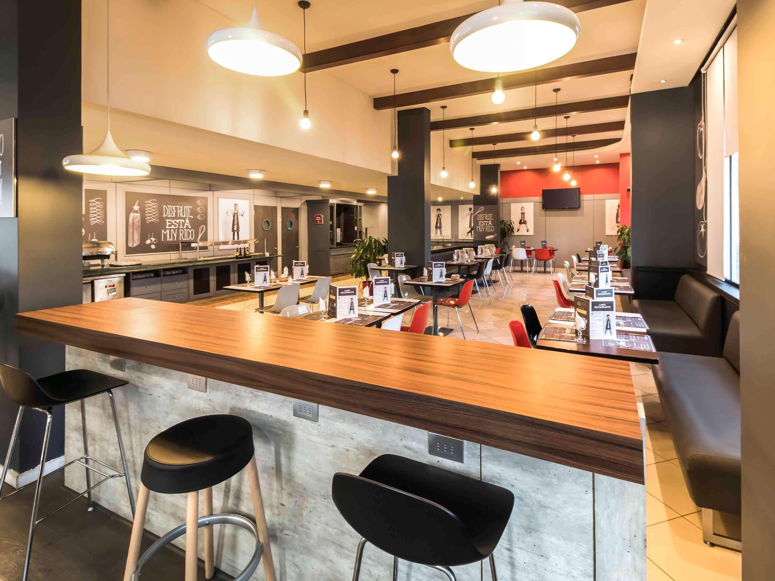 Khách sạn Ibis Estacion 3*