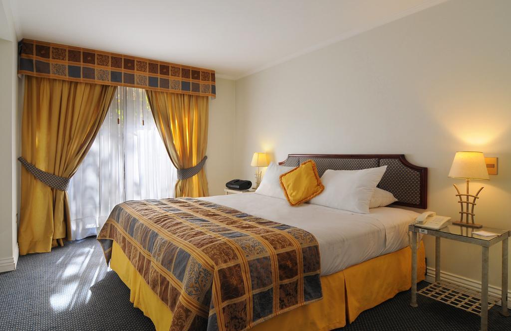 Khách sạn hẻo lánh Park Plaza Santiago