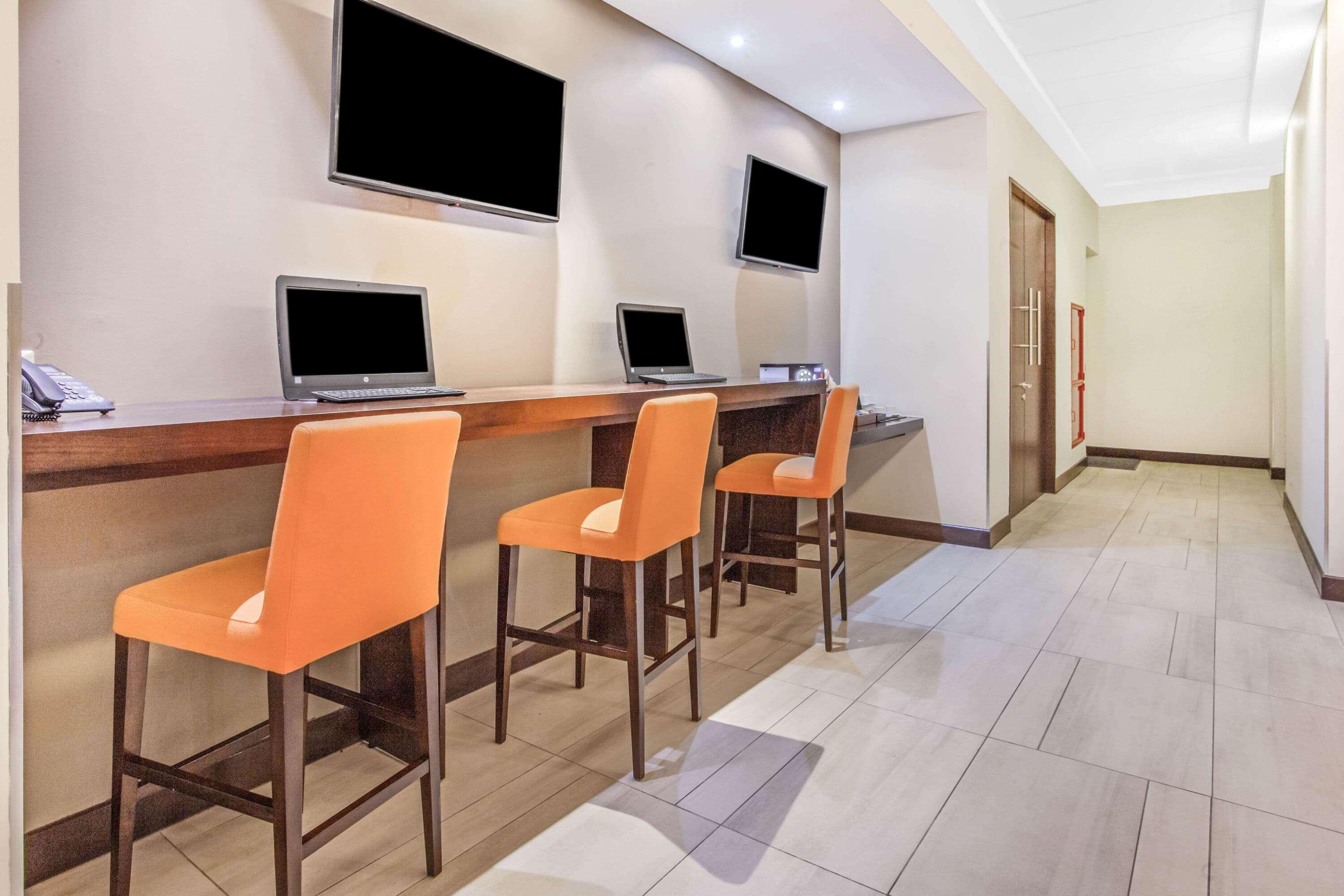 La Quinta By Wyndham Aeropuerto 4*
