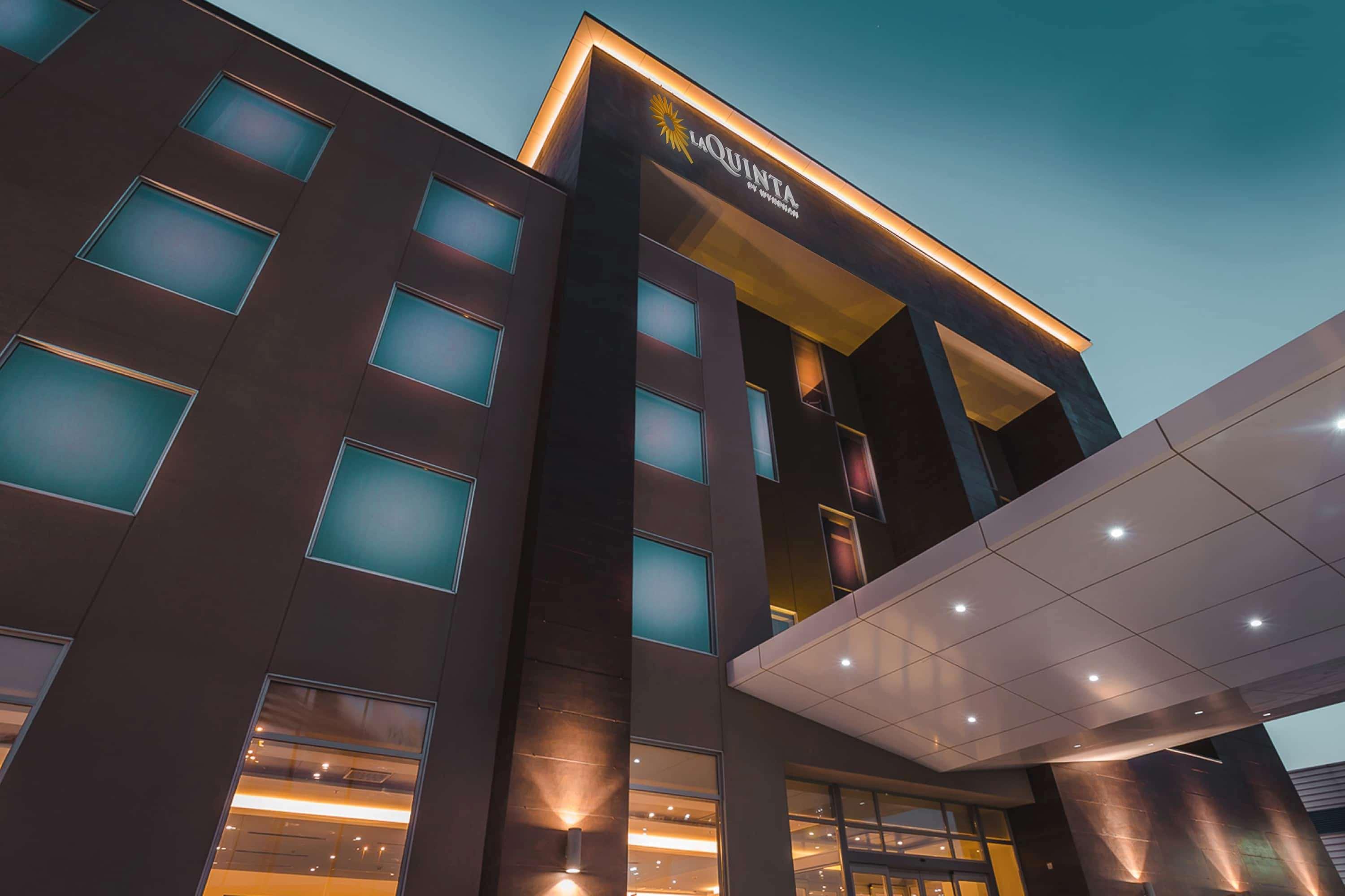 Hotel La Quinta By Wyndham Aeropuerto 4*