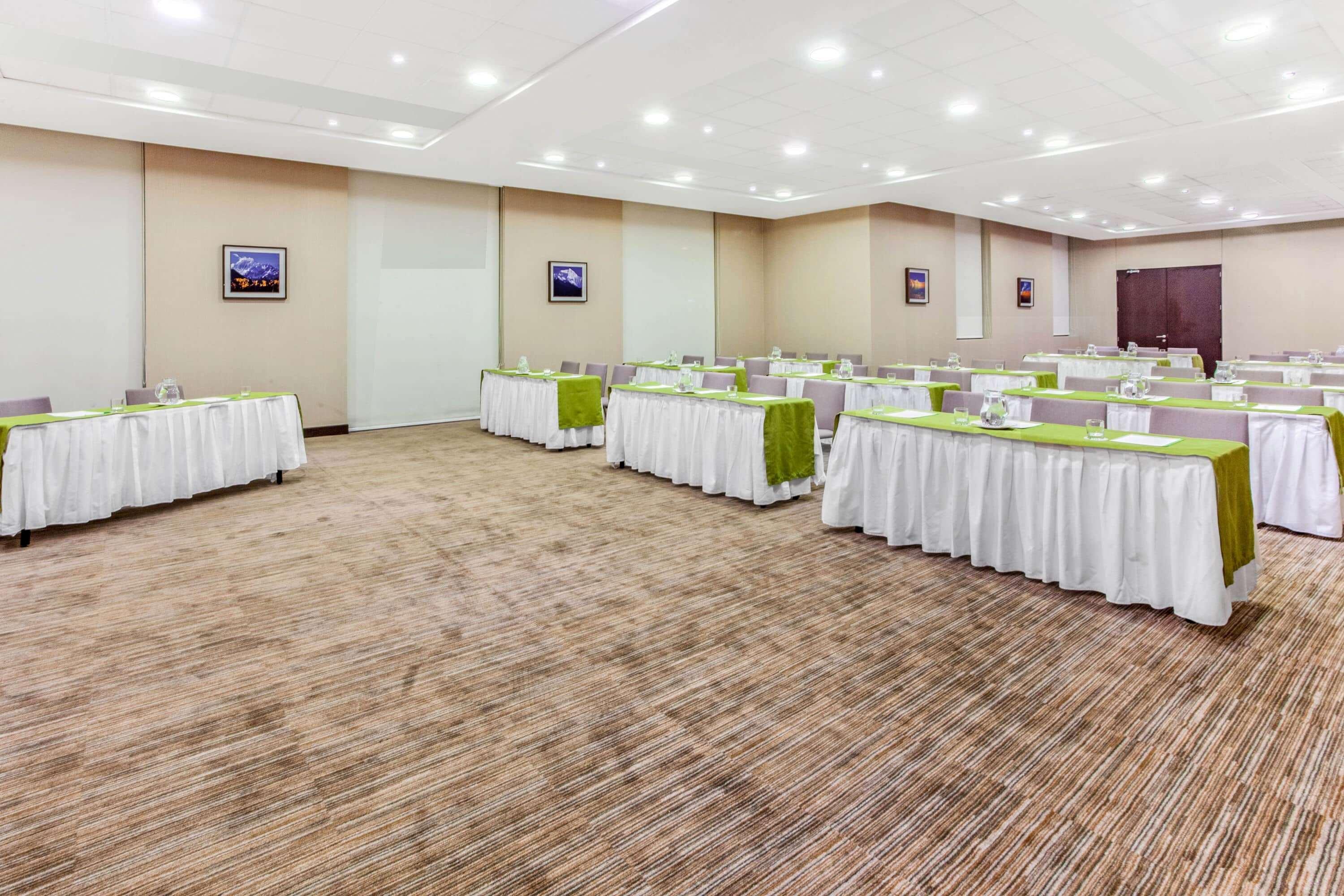 La Quinta By Wyndham Aeropuerto Hotel 4*