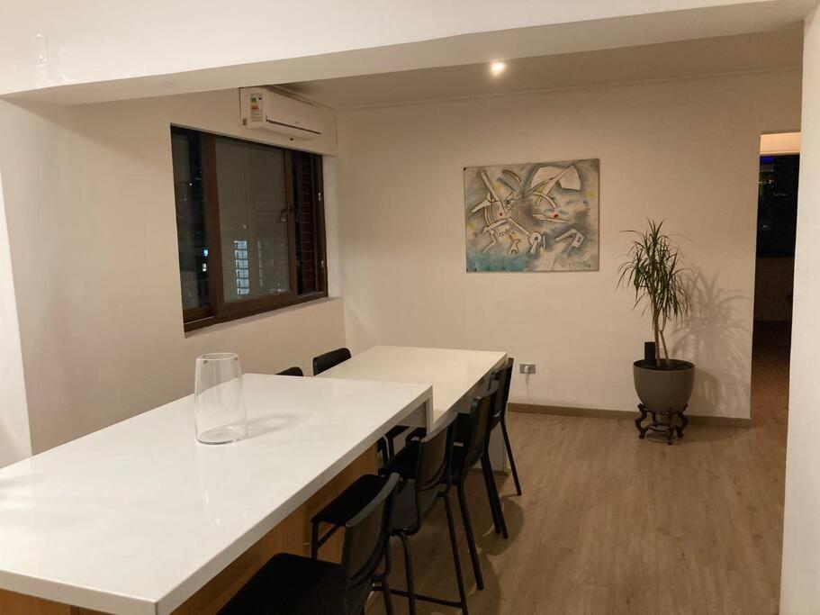 Apartamento Amplio Y Comodo Piso Frente Al Costanera Center Santiago de Chile