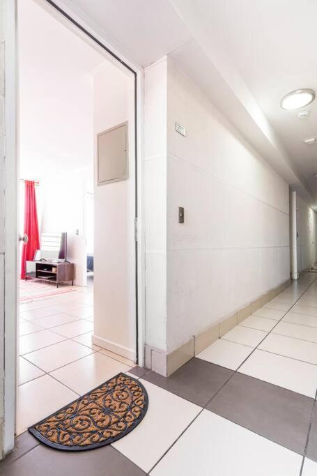 Apartamento Apartamento Completo A Pasos Del Metro Ecuador. *