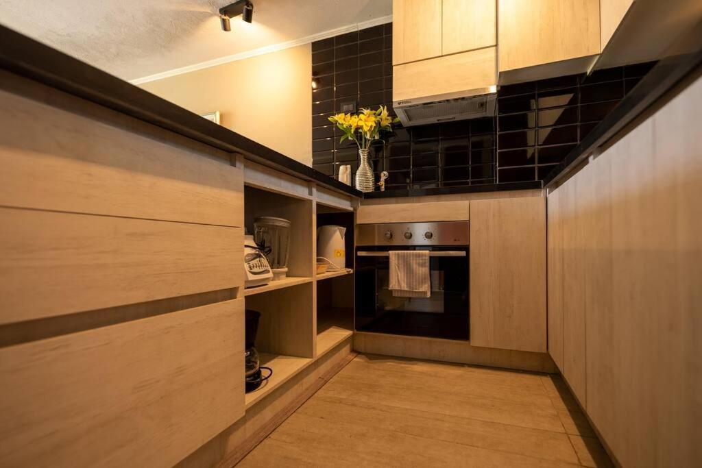 Metro Manuel Montt 5 Personas / Estacionamiento Apartment Santiago
