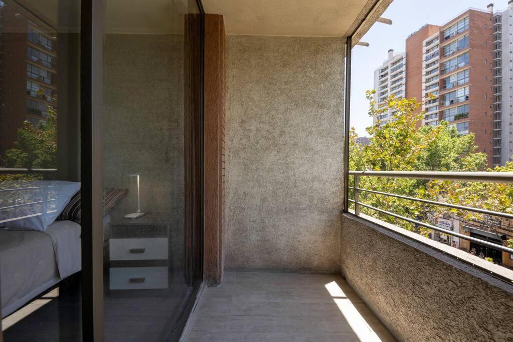 Metro Manuel Montt 5 Personas / Estacionamiento Apartment