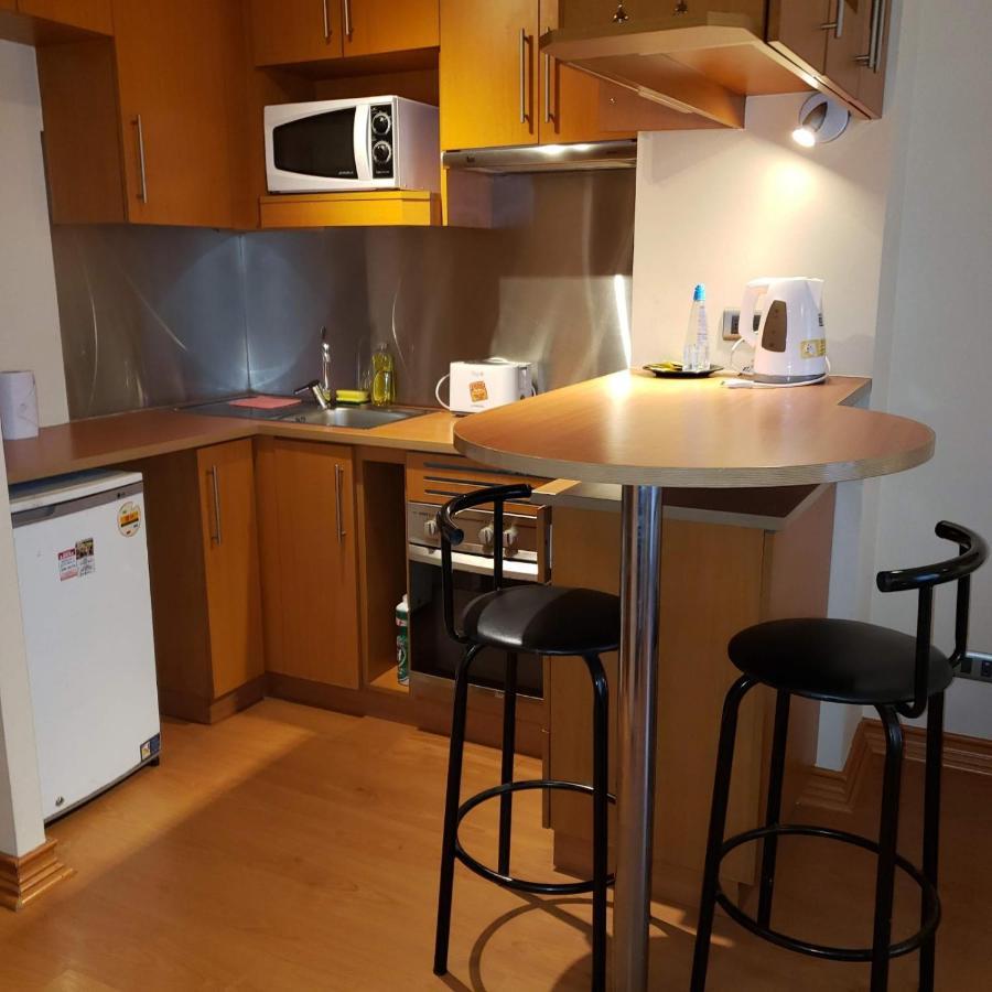 Apartamento La Avenida Dptos Amoblados Diego Velasquez Santiago de Chile
