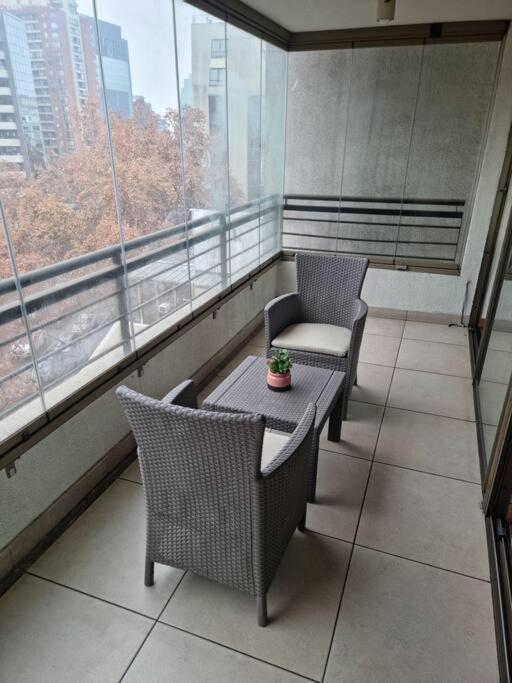 Dpto Costanera Center, Metro Leones 1 Dorm Apartment Santiago