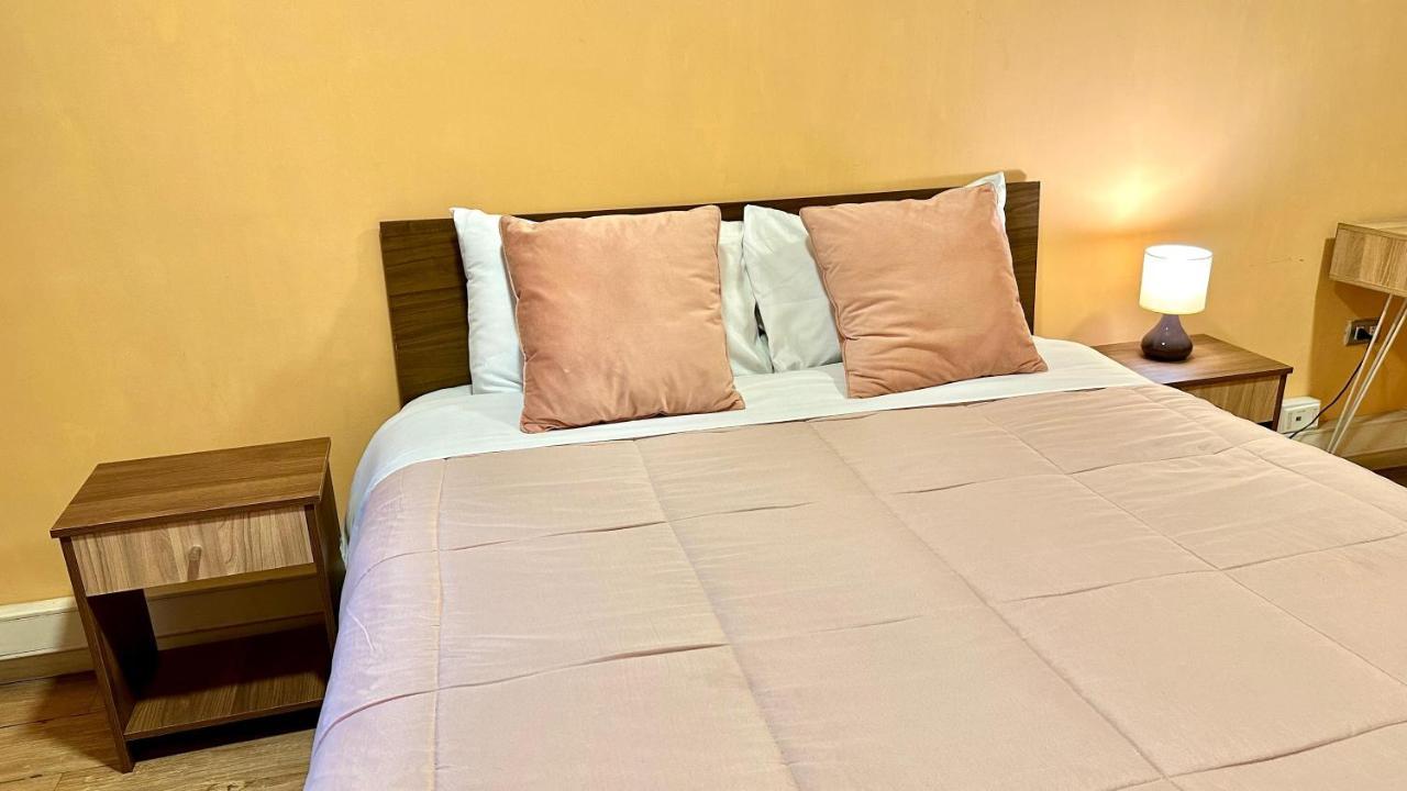 Hostal Pensión *